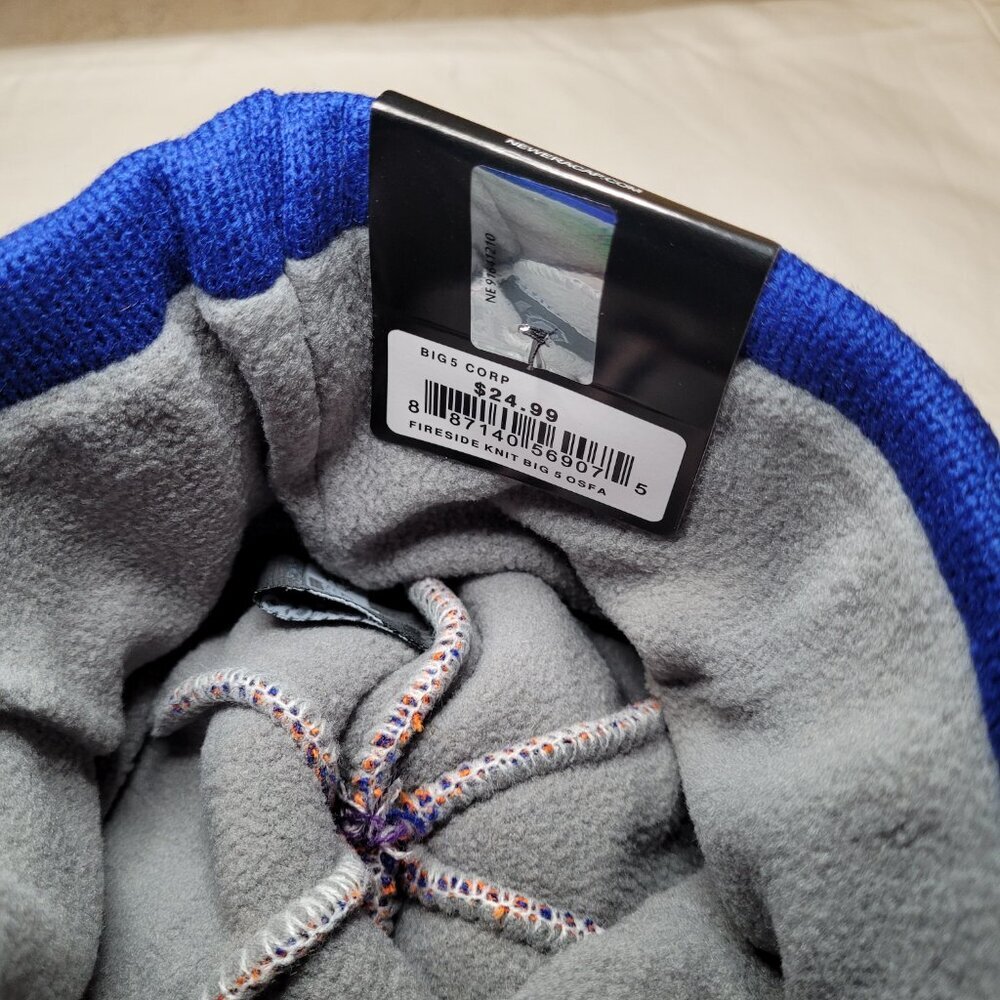 New York Islanders Beanie New Era Cuffed Knit Hat Pom NWT Hockey NHL - Picture 4 of 8